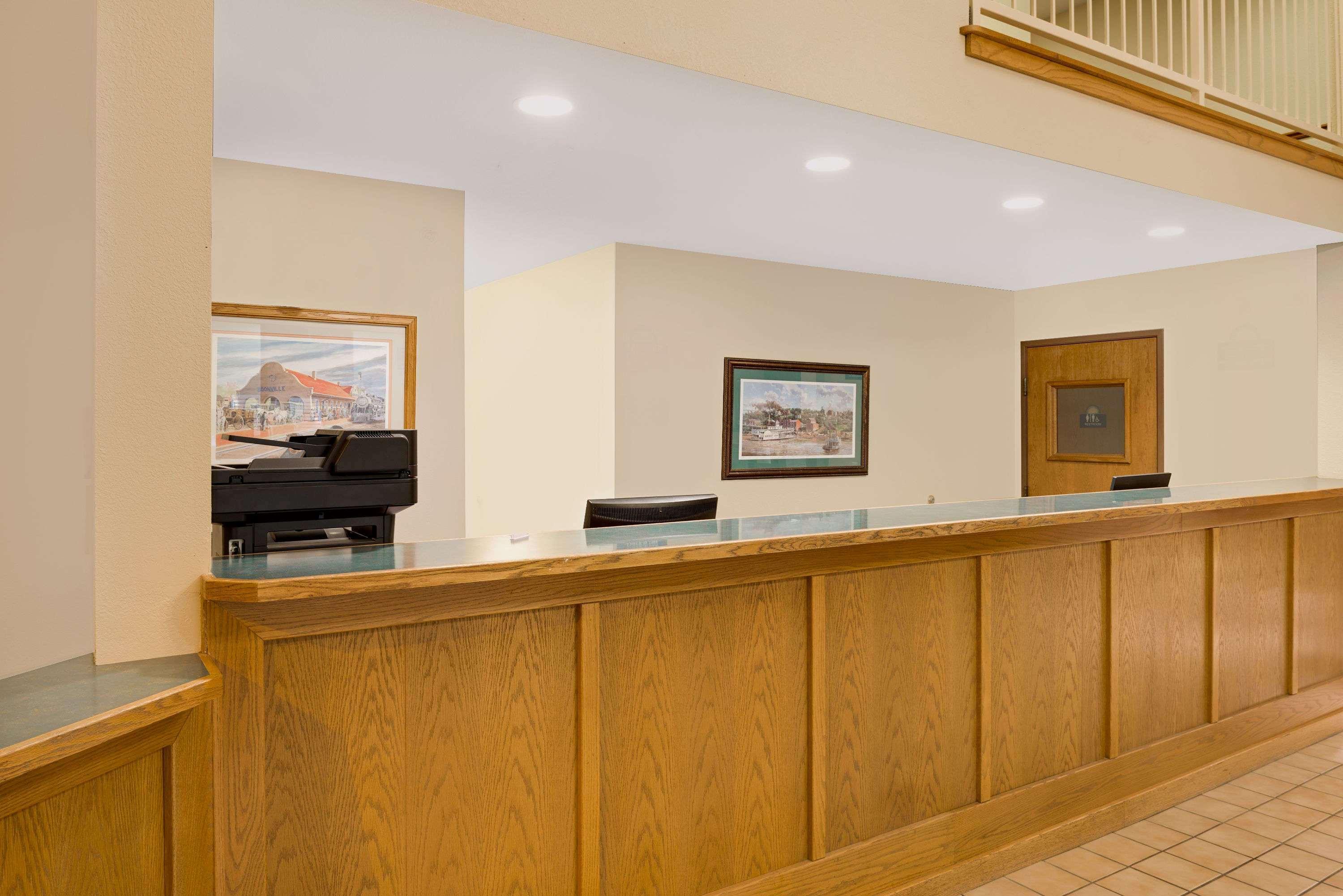 Days Inn By Wyndham Boonville Luaran gambar