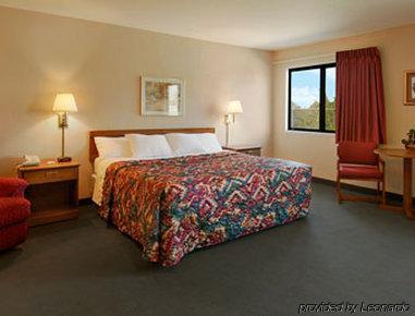 Days Inn By Wyndham Boonville Bilik gambar